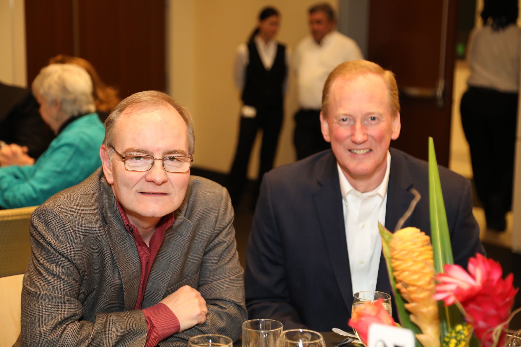 Barrett Mosbacker, Tim Hall